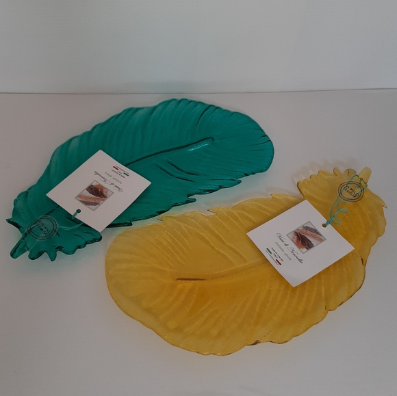 Vetri di Nennella Artistic Glass Leaf Plates, Trinket dish - Picture 3 of 16